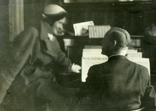 KKE 757.jpg - Od lewej: pierwsza Łucja Kossarska, Kowno, 1933 r.